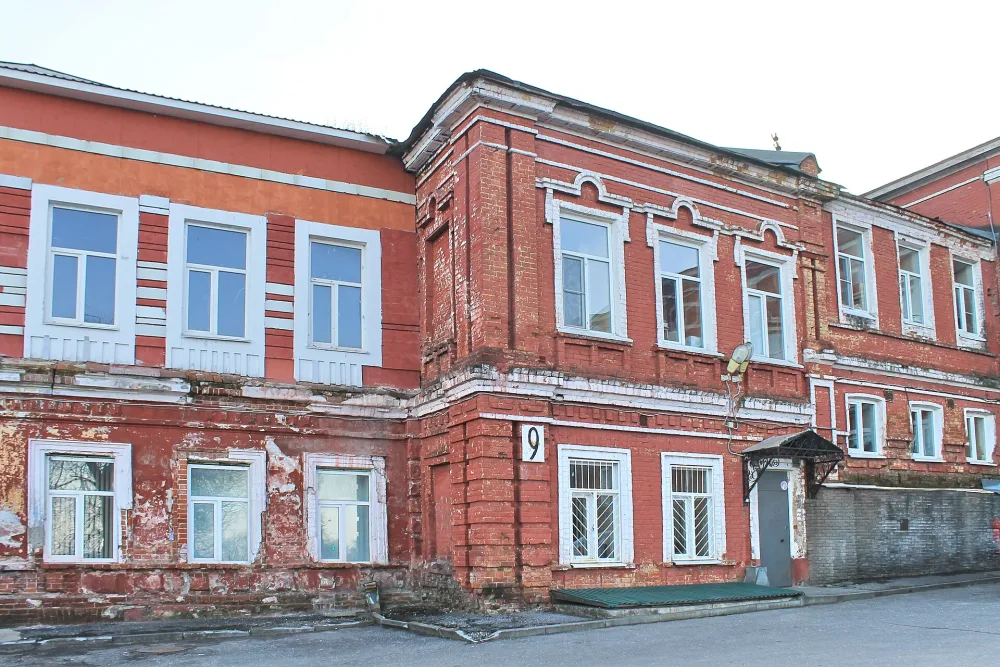 Служебное здание