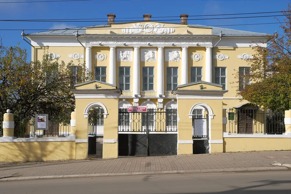 Главный дом (дом Билибина с оградой и павильонами)