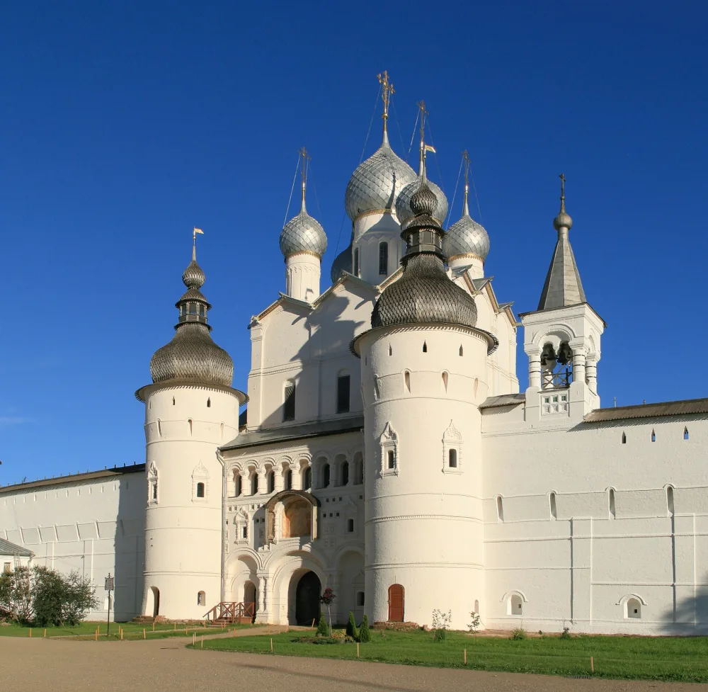 Башня западная, фланкирующая церковь Воскресения (Ростов)