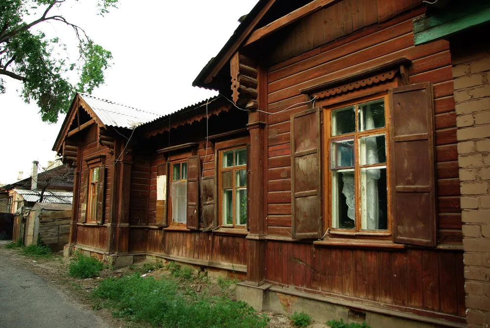 Жилой дом с сараем (Ворошиловский район)