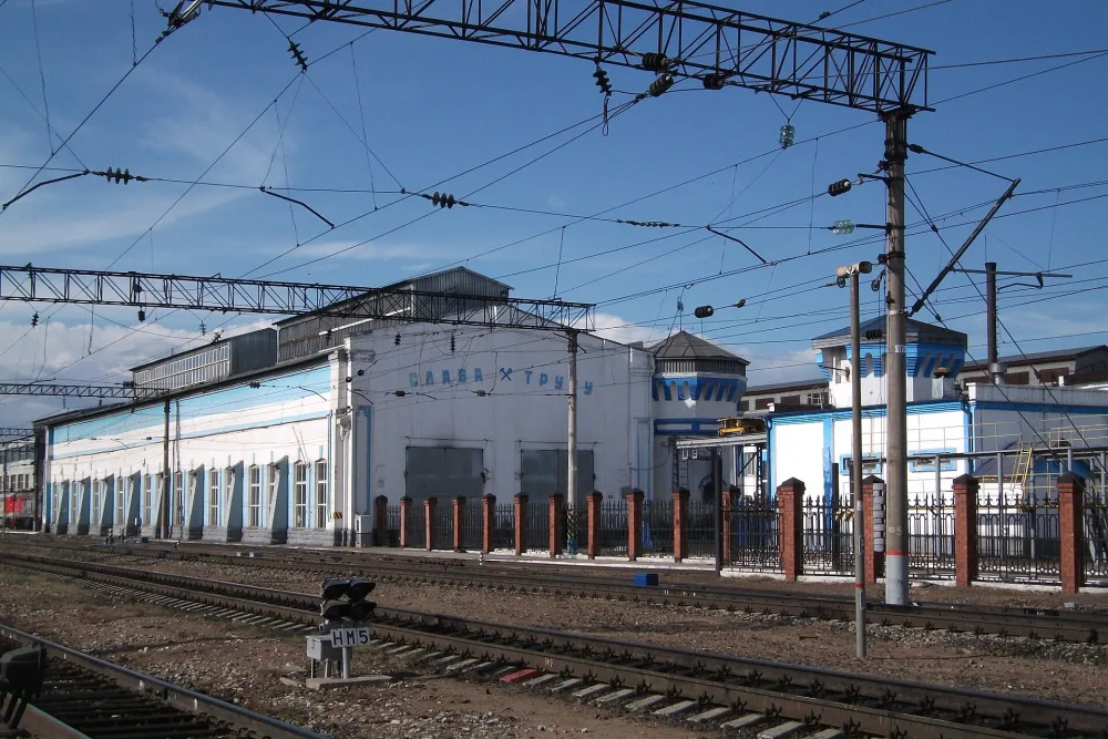 Здание старого паровозного депо