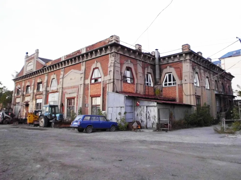 Здание первой теплоэлектростанции города