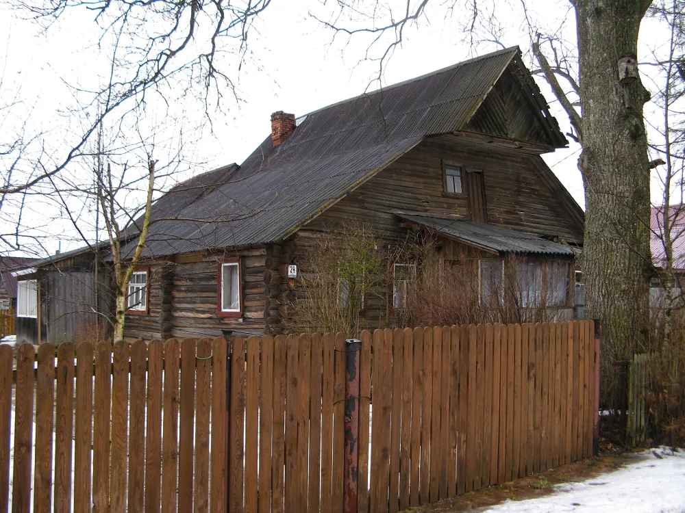 Дом Т.С. Егоровой, Т.Н. Прохоровой, А.М. Раскатовой, Л.Н. Родионовой