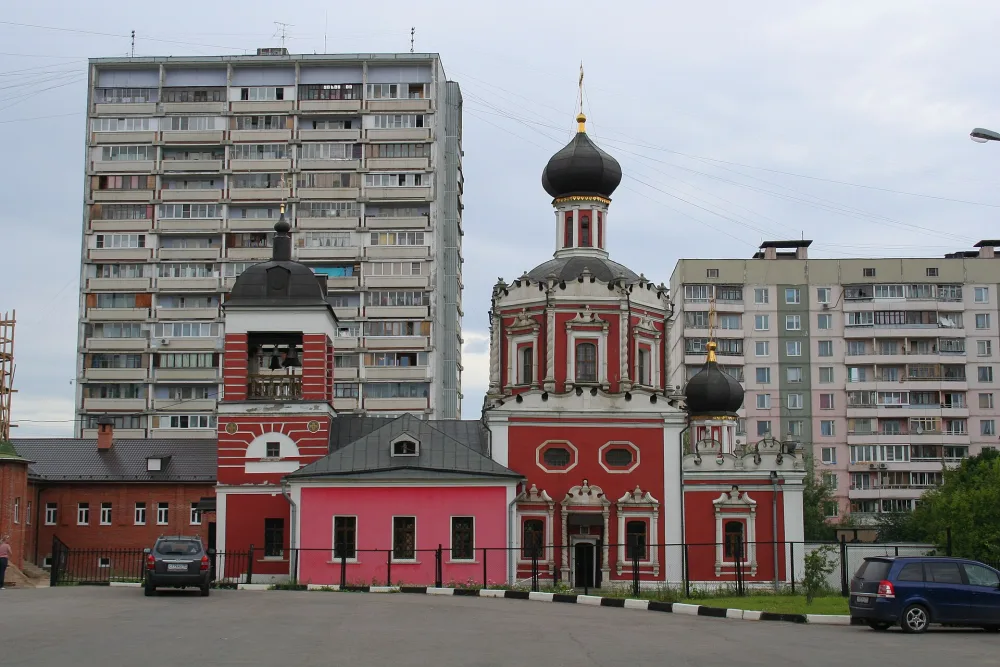 Храм Троицы Живоначальной в Конькове