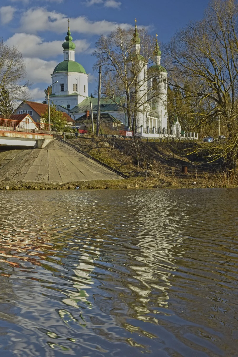 Парк с прудами