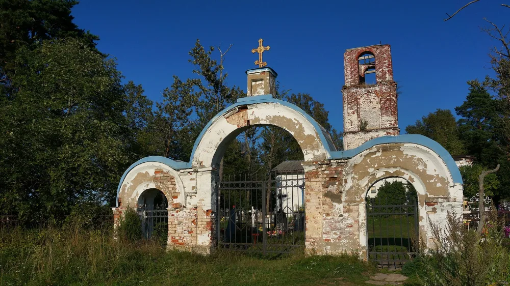Церковные ворота