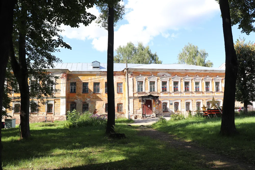 Дом старый