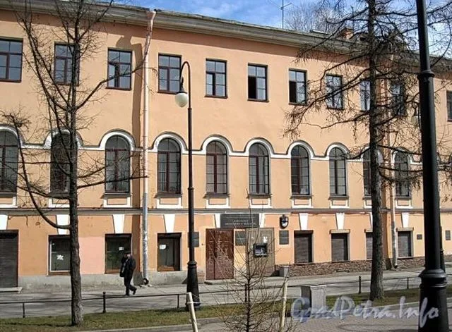 Здание гимназии