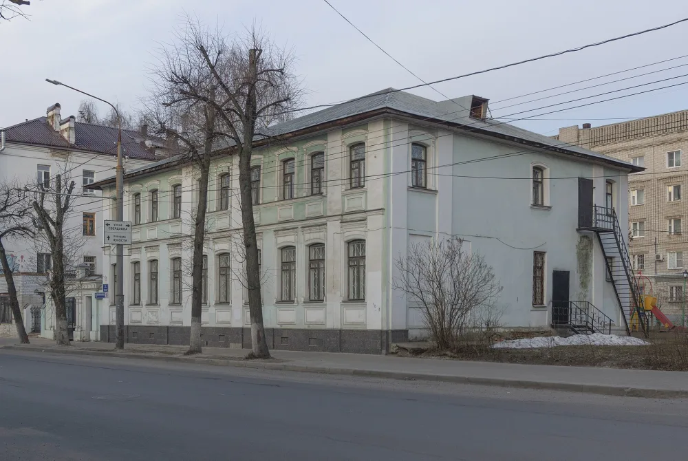 Сиротский дом Д. А. и А. Н. Друженковых с воротами