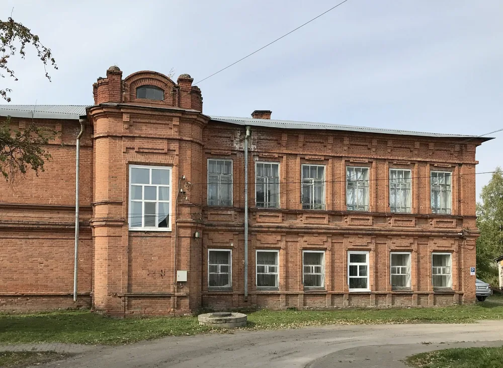 Бывшее высшее начальное городское училище