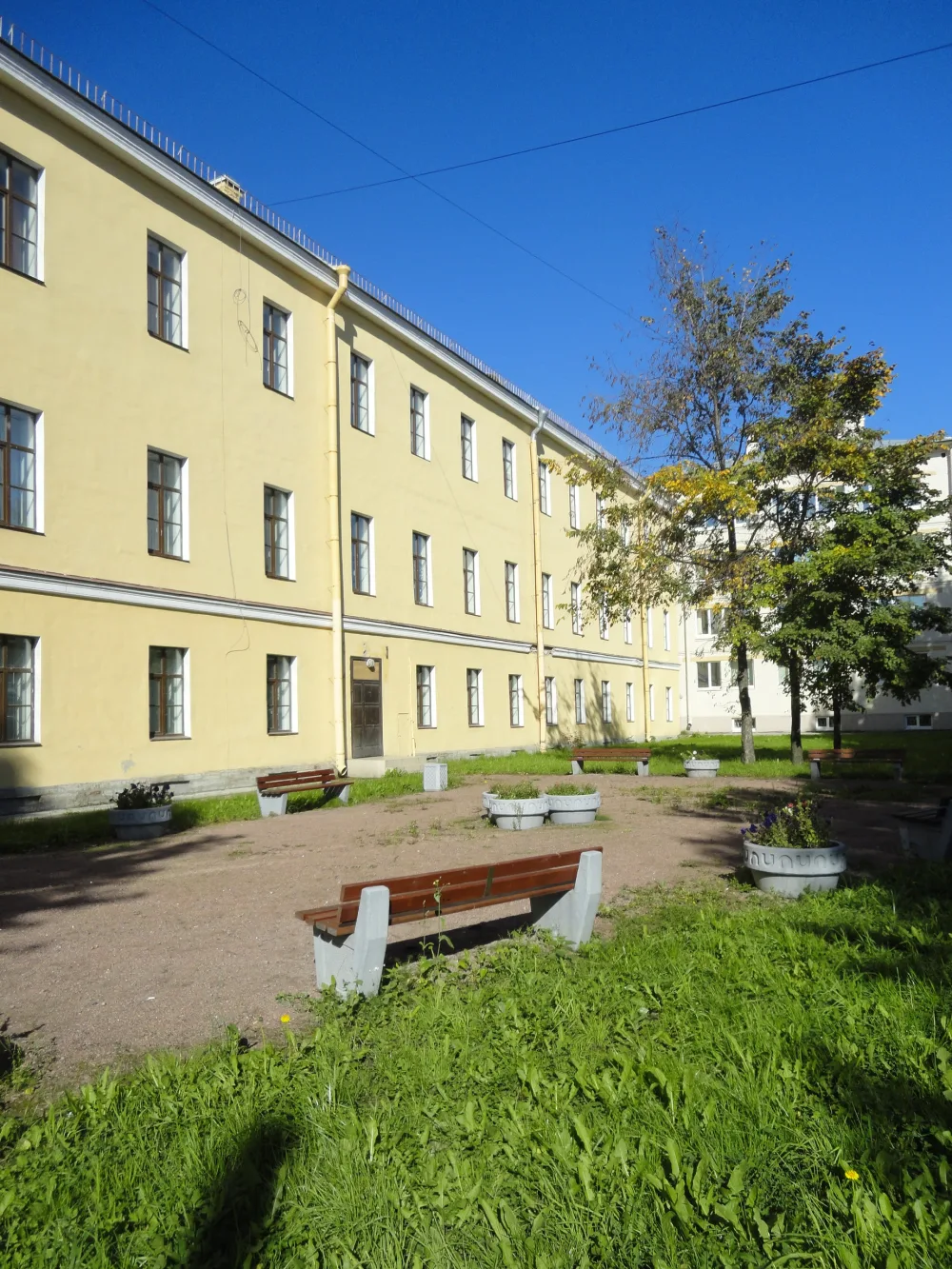 Флигель