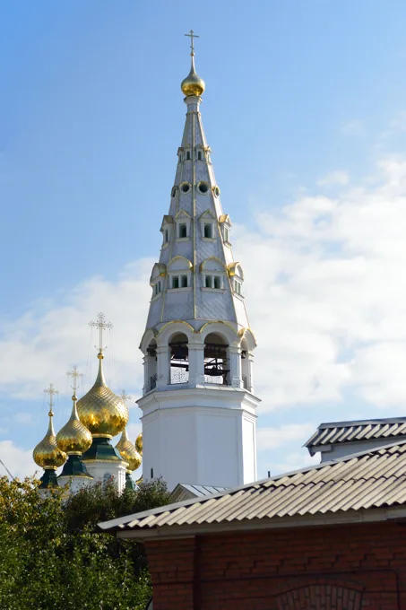 Собор с шатровой колокольней