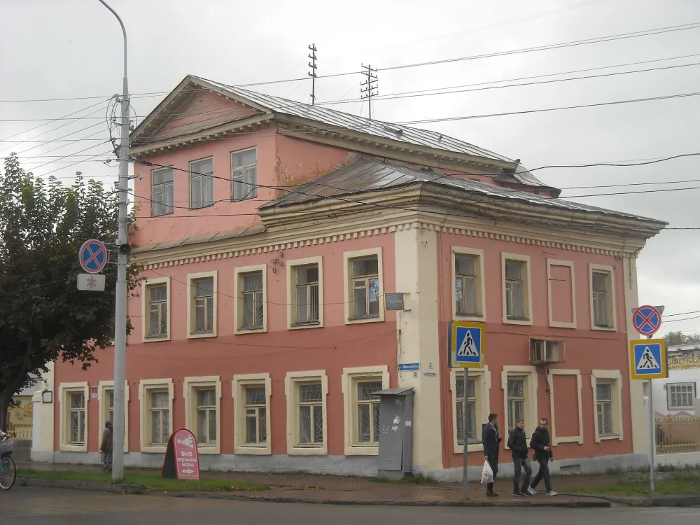 Дом Серебрениковых