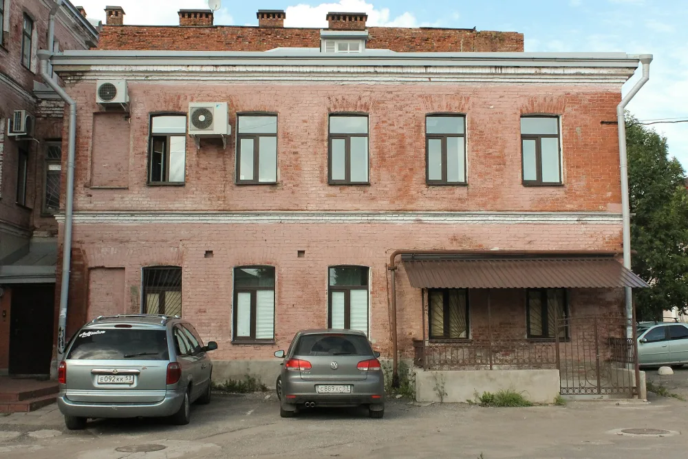 Флигели при домах Маринина, Соловьевой и Юрасова