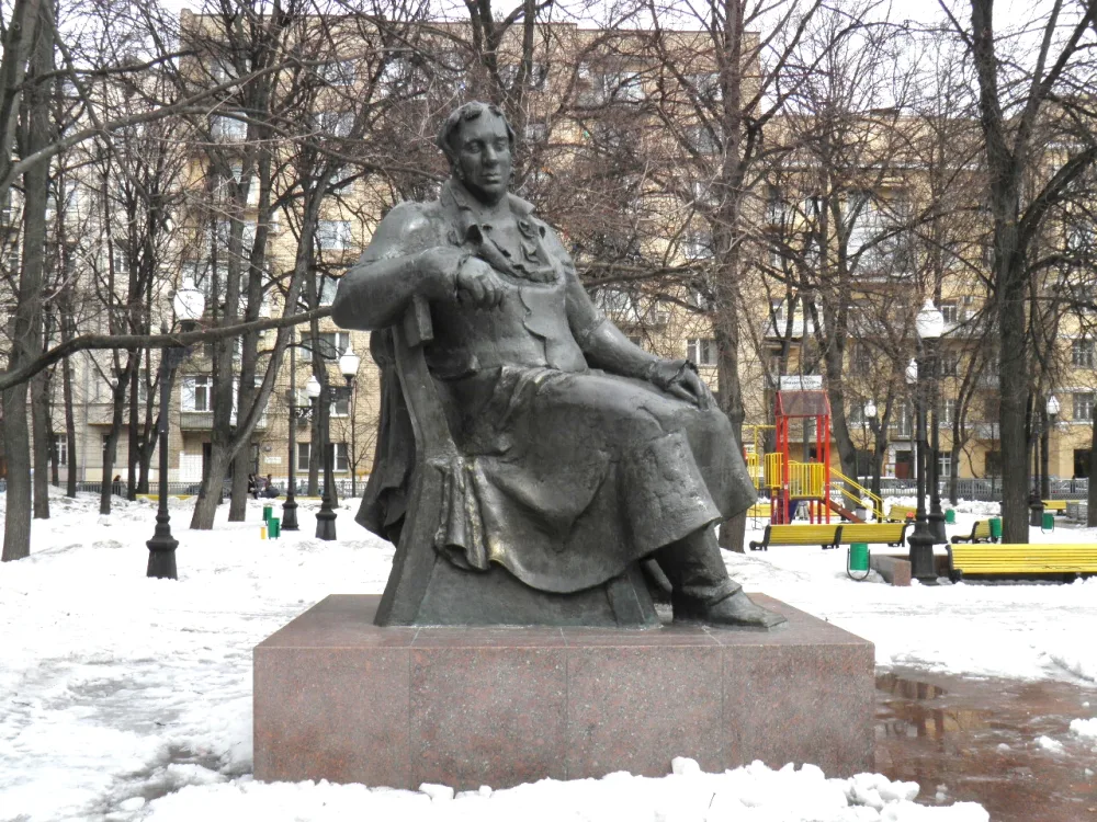 Памятник И. А. Крылову
