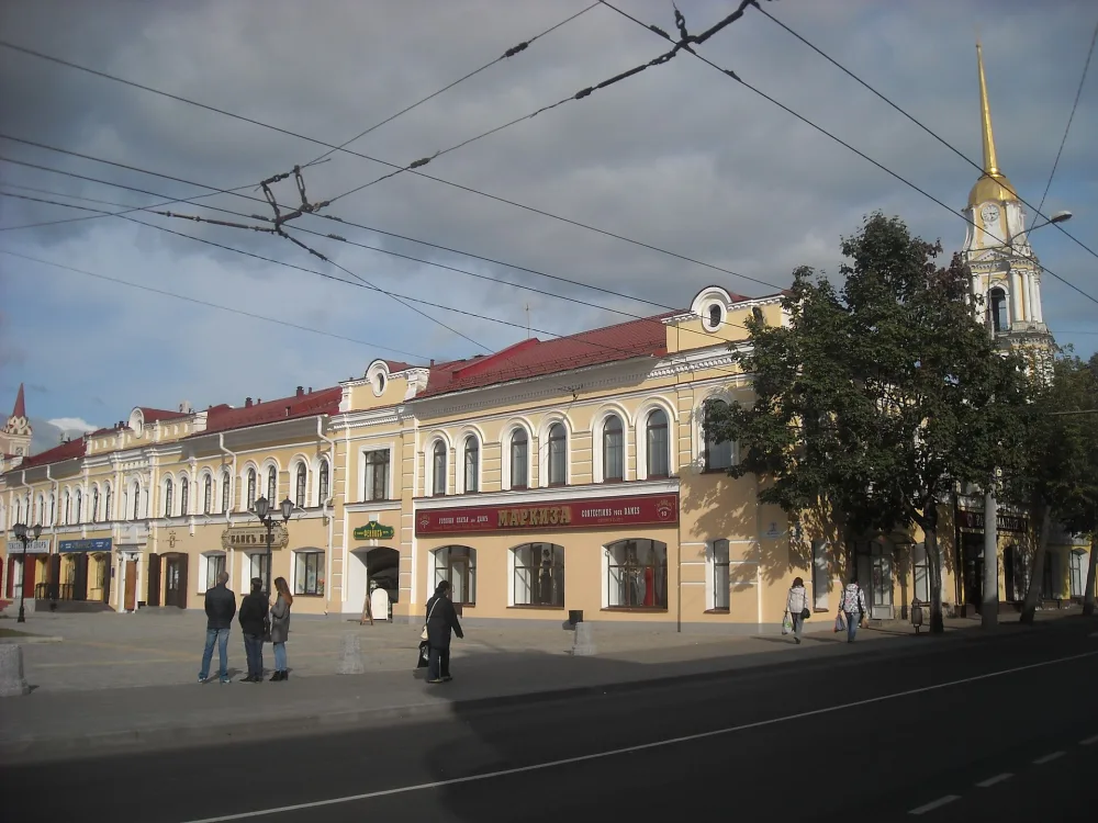 Красный Гостиный двор