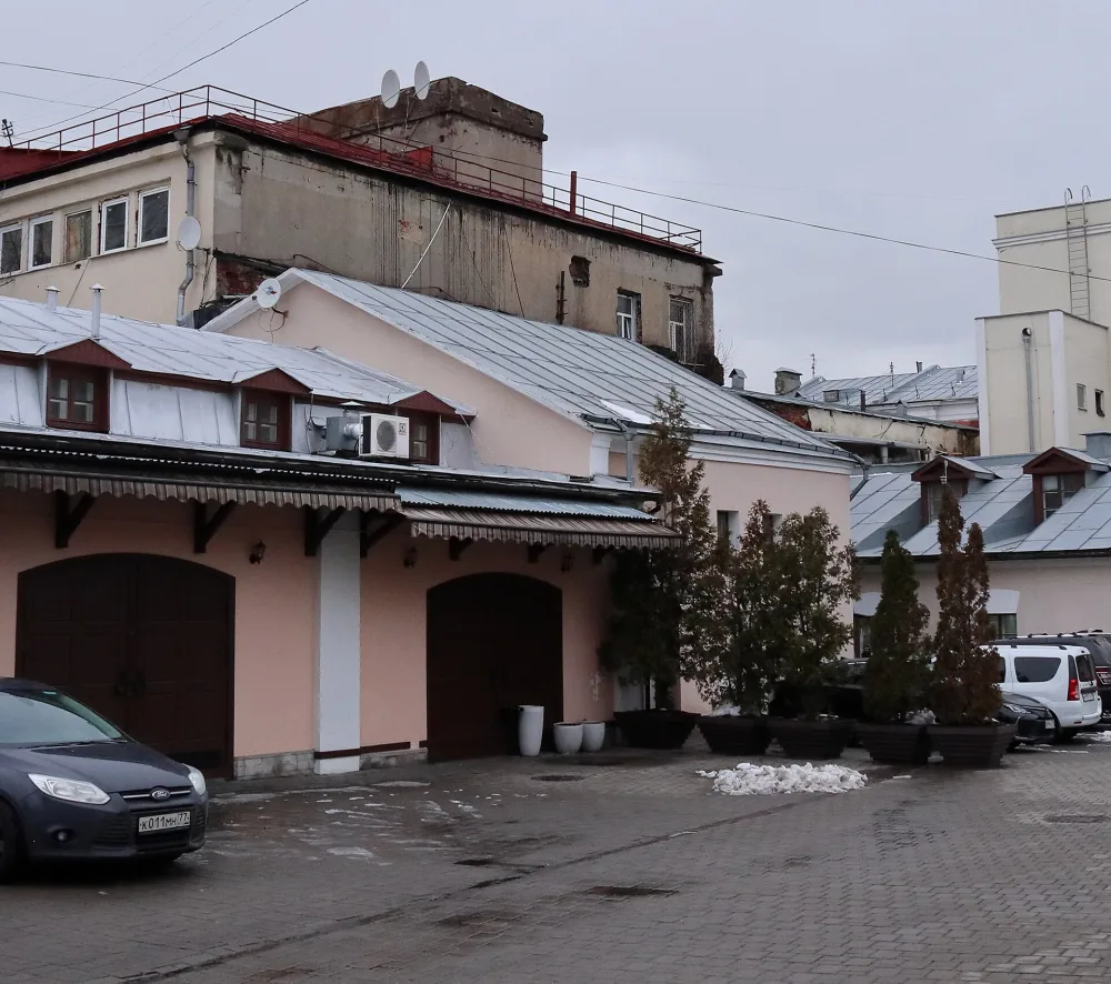 Новая Басманная улица 23а c6, Службы северо-западные