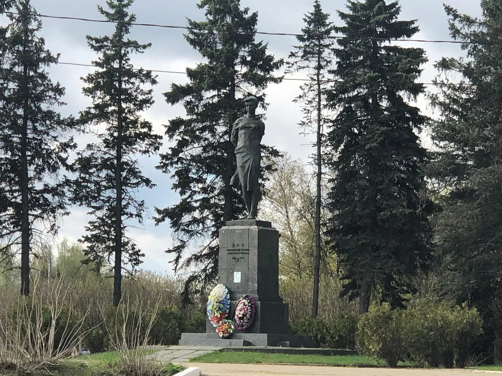 Памятник З. А. Космодемьянской