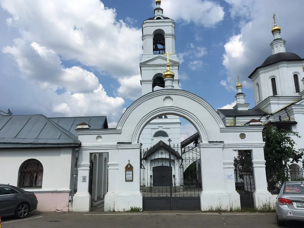 Церковная ограда (Троицкое)