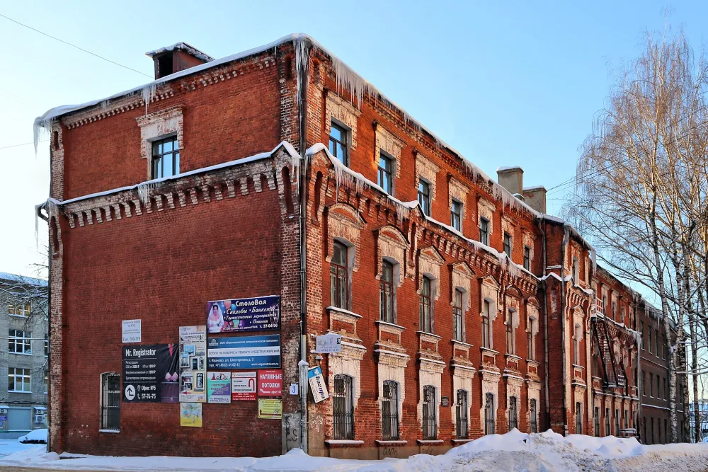 Западная казарма