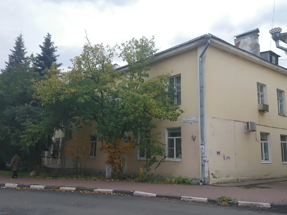 Старая зимняя гостиница