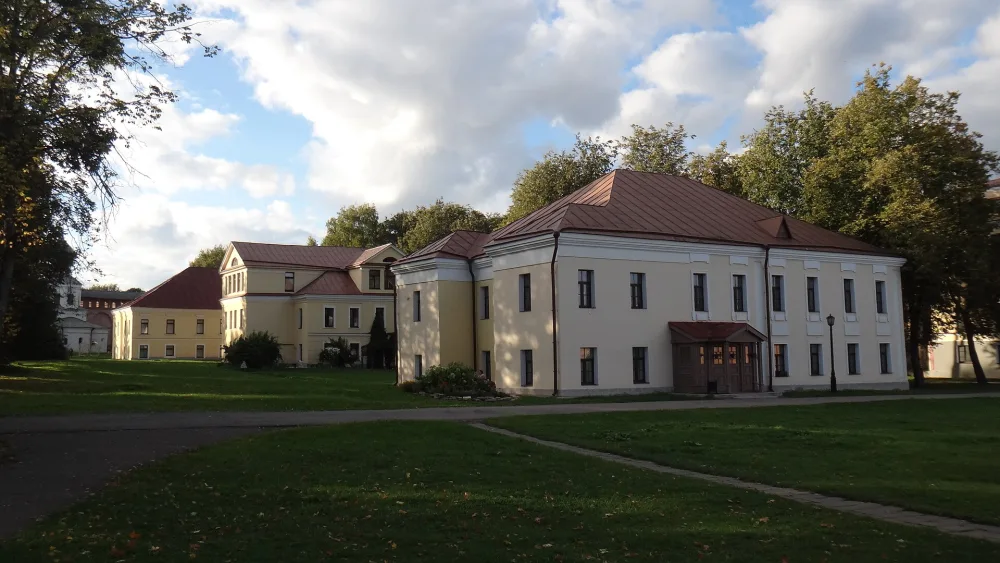Судейский городок (три корпуса)