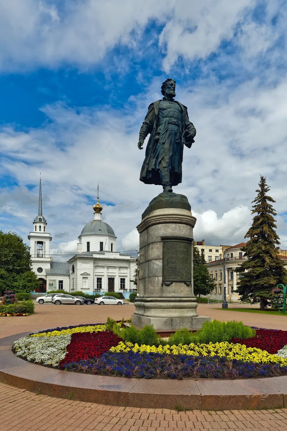 Памятник Афанасию Никитину