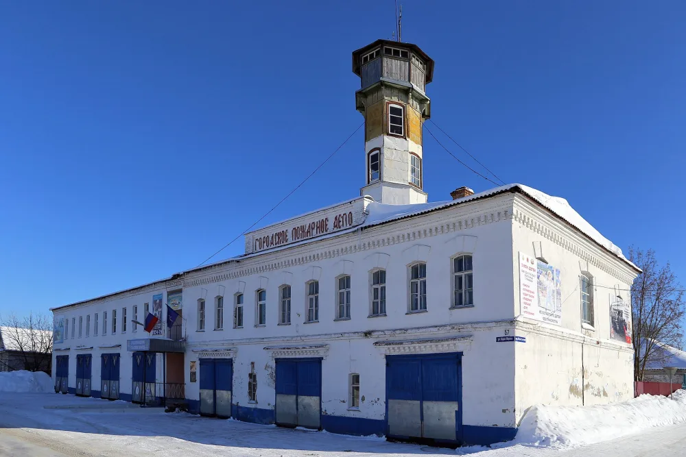 Здание городского пожарного депо с каланчой