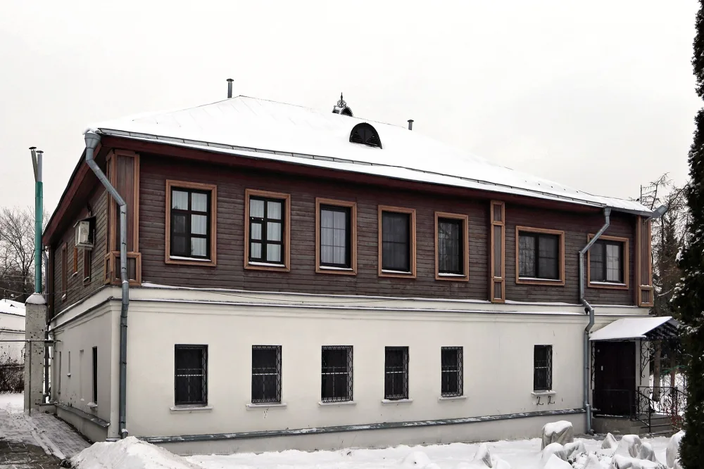 Корпус настоятельский