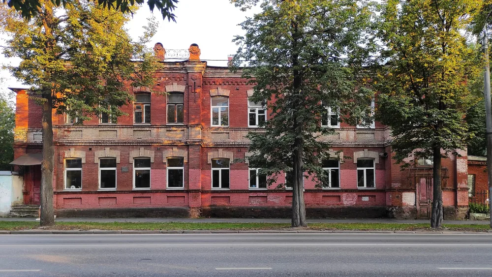 Здание клиники инфекционных болезней