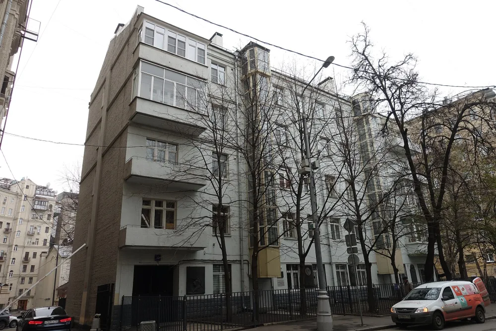 Дом, где жили В. Э. Мейерхольд, В. Д. Тихомиров и М. Н. Берсенев