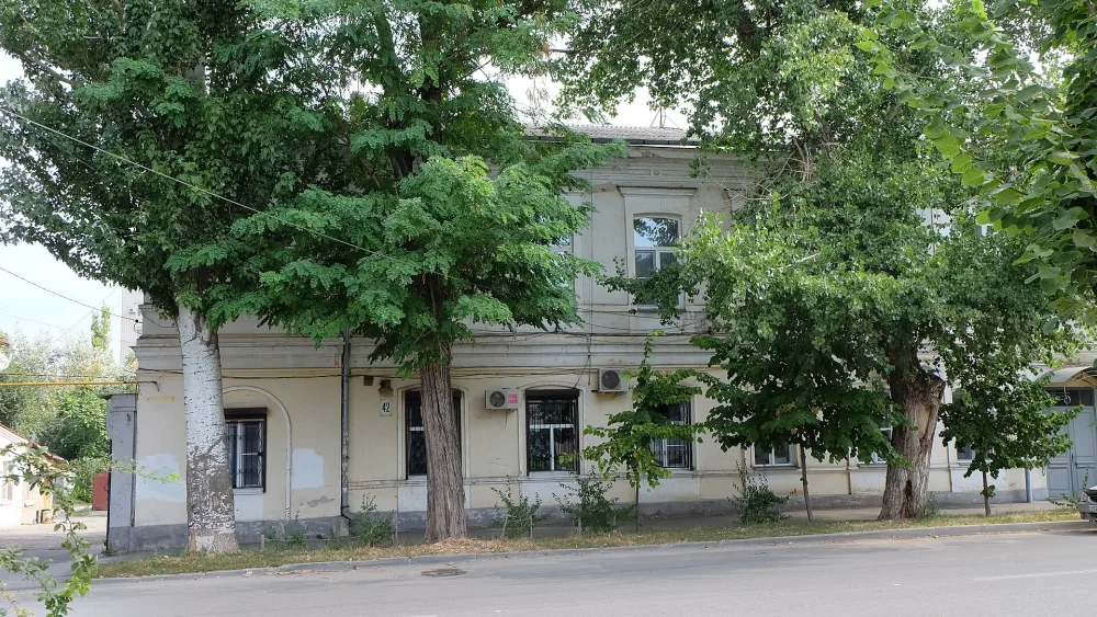 Дом Лакиеров