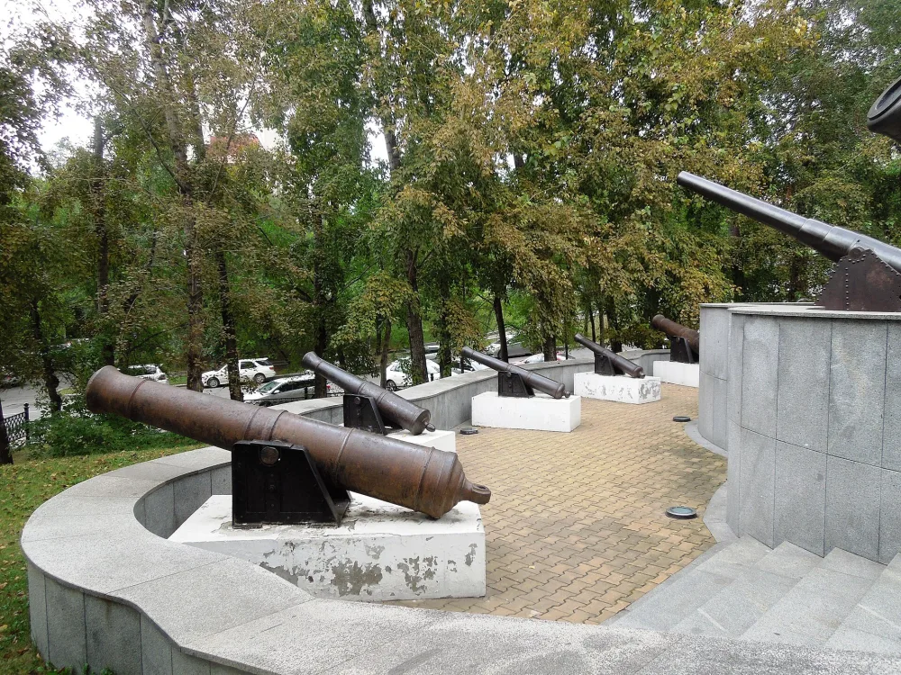 Комплекс старинных пушек