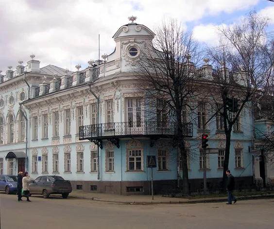 Дом Донцовых