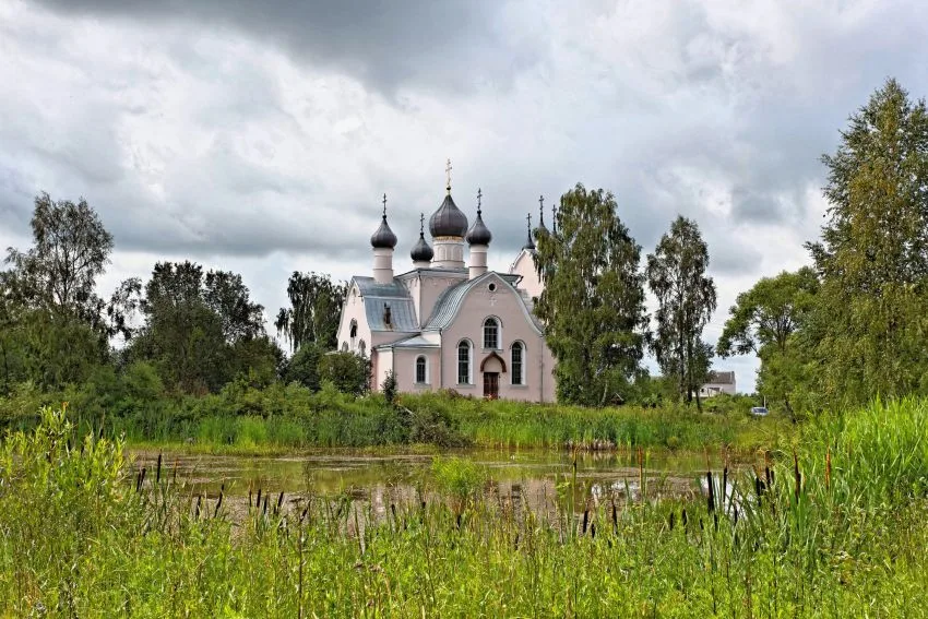Церковь Живоначальной Троицы в Уницах