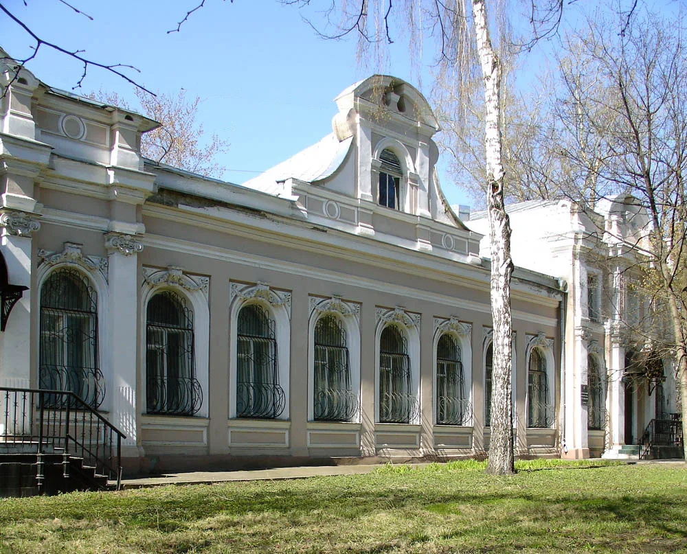 Главный дом с флигелем (Басманный)