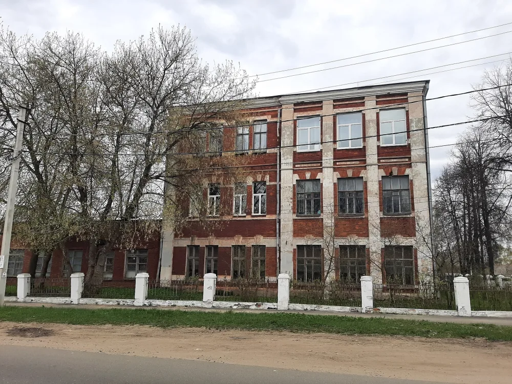 Ушаковское земское училище