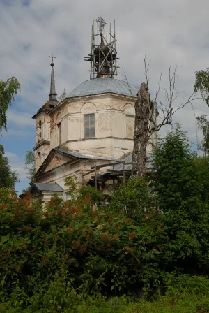 Церковь Михаила Архангела с живописью (Лощемля)