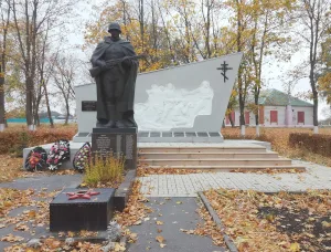 Братская могила 35 советских воинов