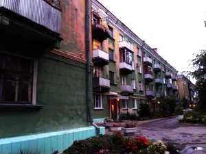 Дом, где жили В.Ф. Гречишников и Ю.Н. Артамонов
