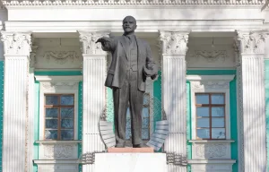 Памятник В.И. Ленину