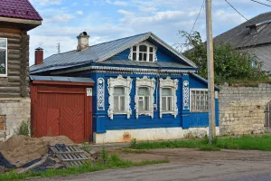 Дом Тихомировых