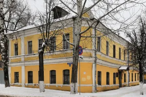 Здание причта и церковно-приходской школы
