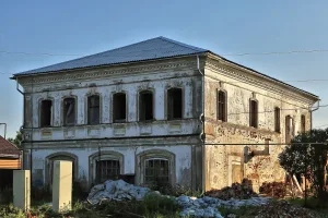 Дом жилой с лавками