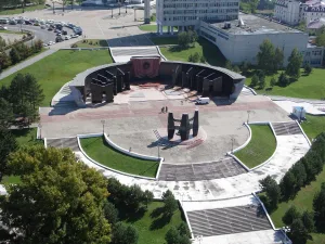 Мемориальный комплекс с Вечным огнём