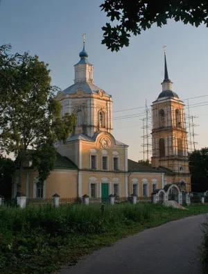 Церковь Троицы Живоначальной (Голочёлово)