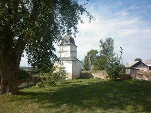 Ограда с башнями