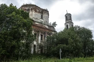 Церковь Рождества Христова с живописью