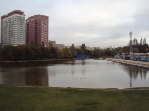 Пруд дворца пионеров