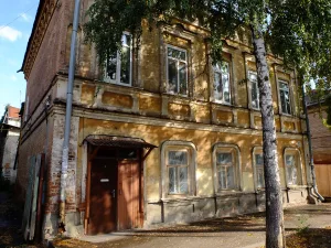 Дом, в котором в 1931-1934 гг. жил актер Н. К. Симонов